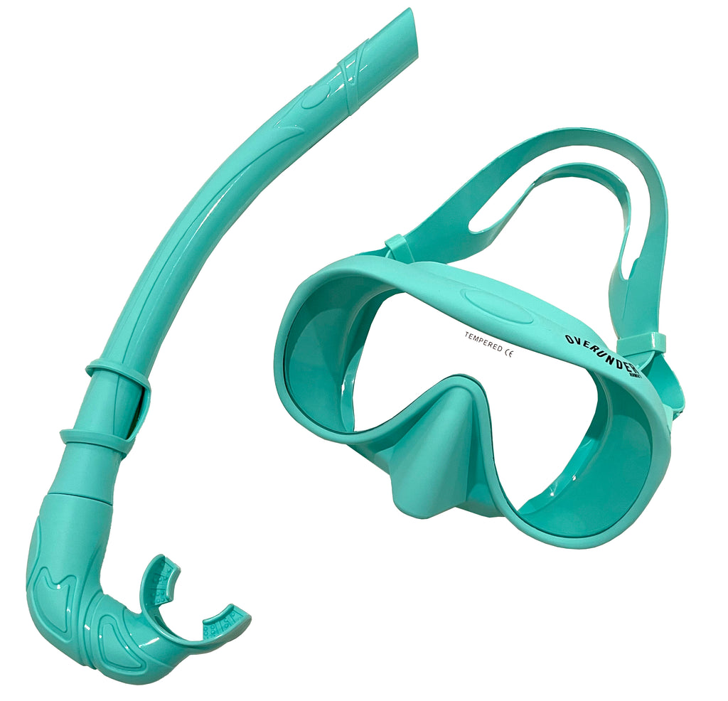 Light blue snorkeling musk